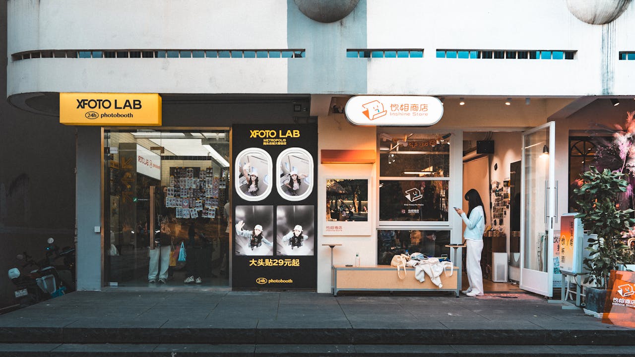 Making Your Store Displays Pop With Digital Printing Solutions