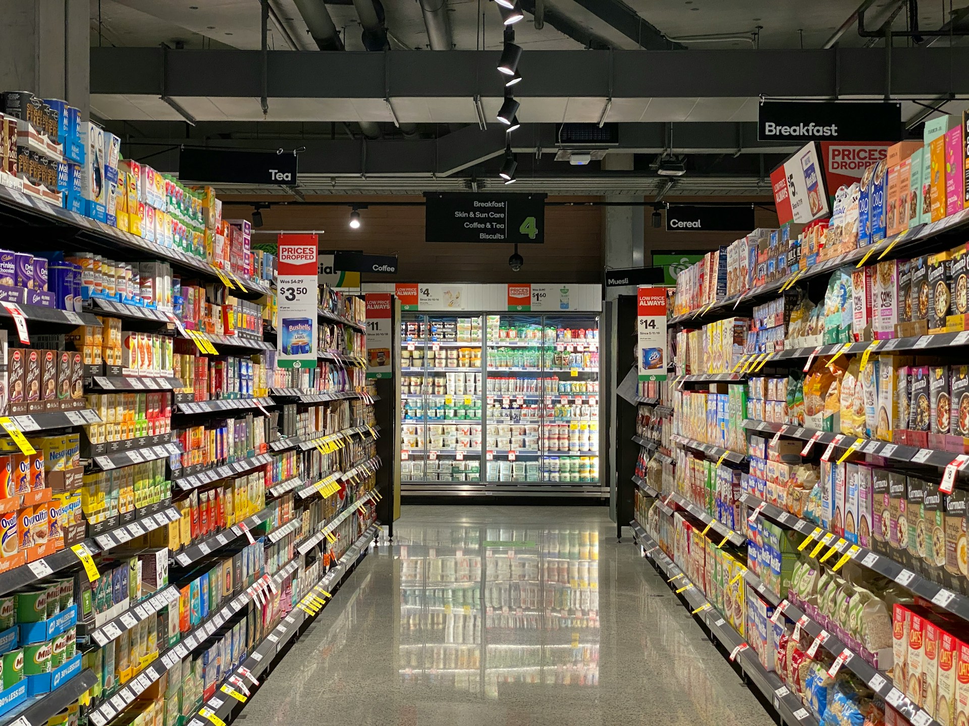 Why Your Grocery Store Displays Should Use Large Format Printing