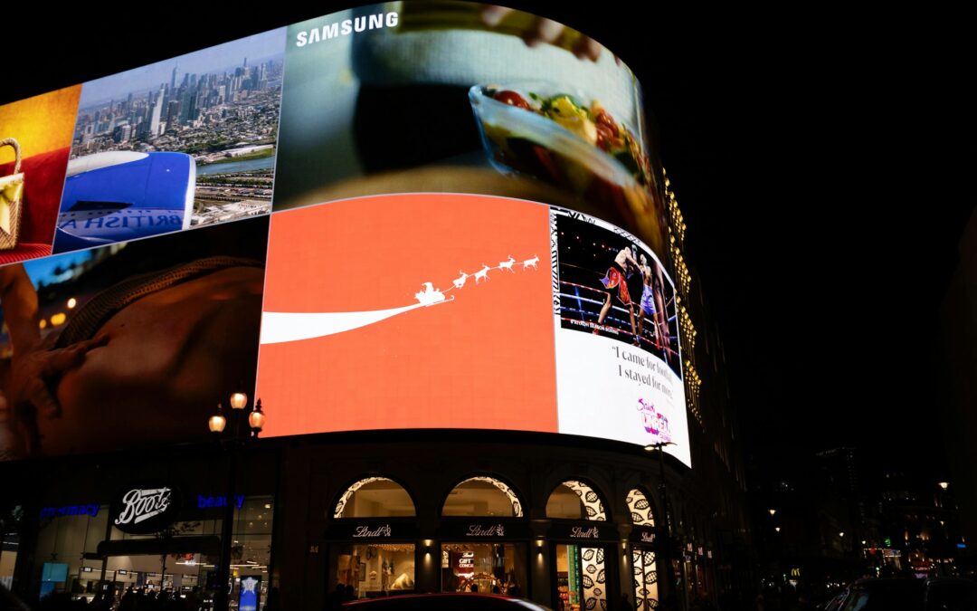 When to Use Personalized Graphic Services for Holiday Ads