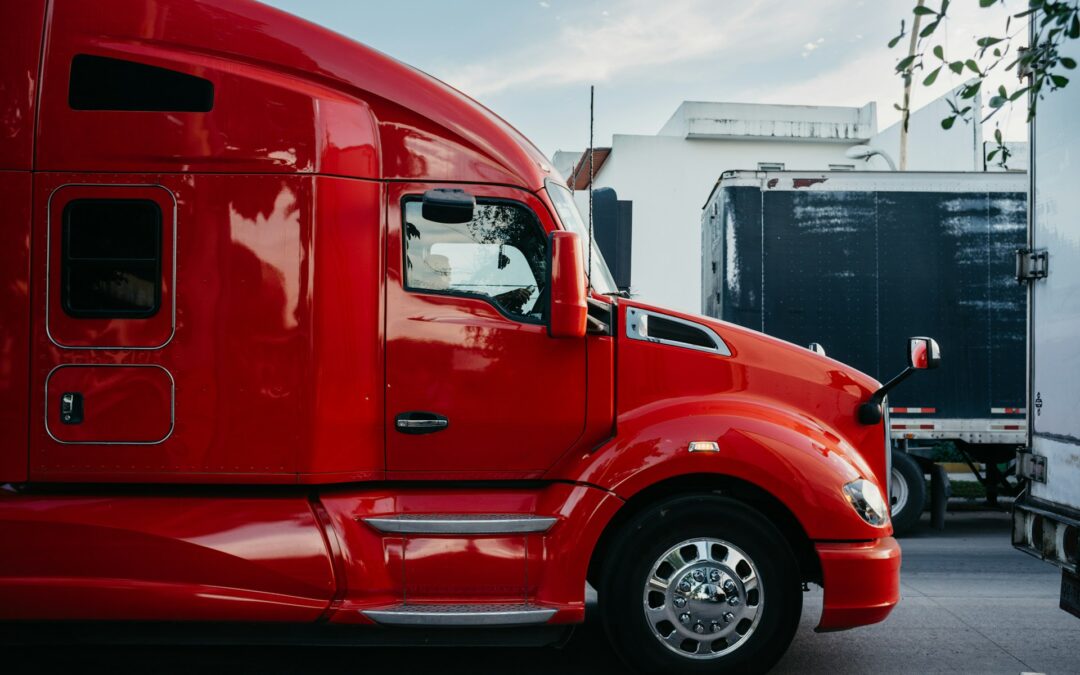 What Makes Custom Fleet Graphics Work for Trucking in February